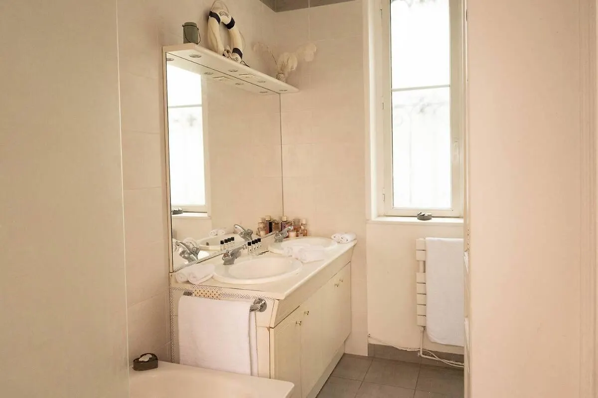 Apartment Appartement Location T3 Paris 11 France